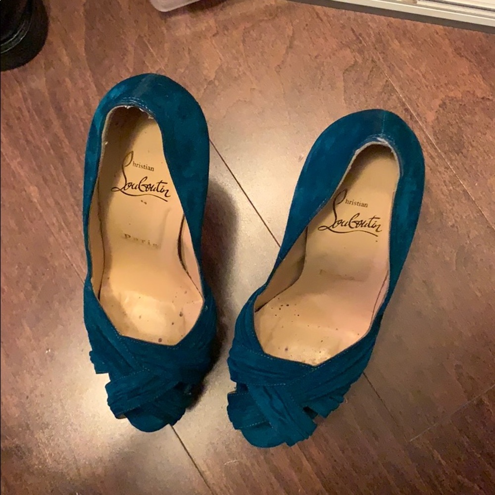Shoes - Picture 4 of 6